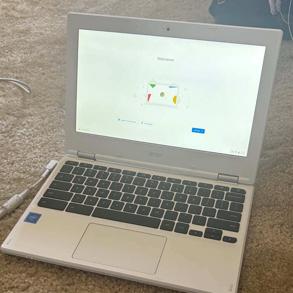 Acer White Chromebook like new CB3-132 Student Lightweight Laptop